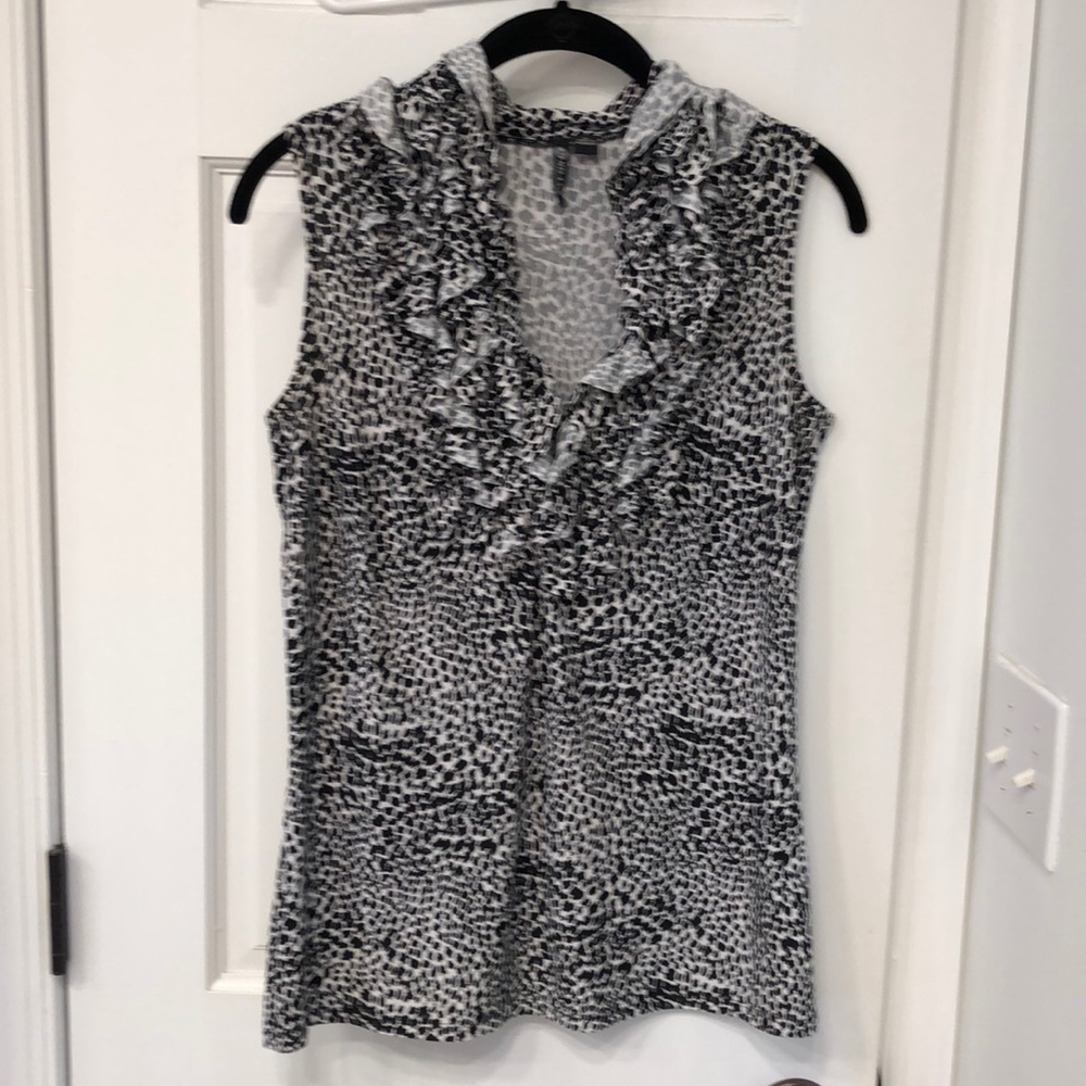 Animal print sleeves top.